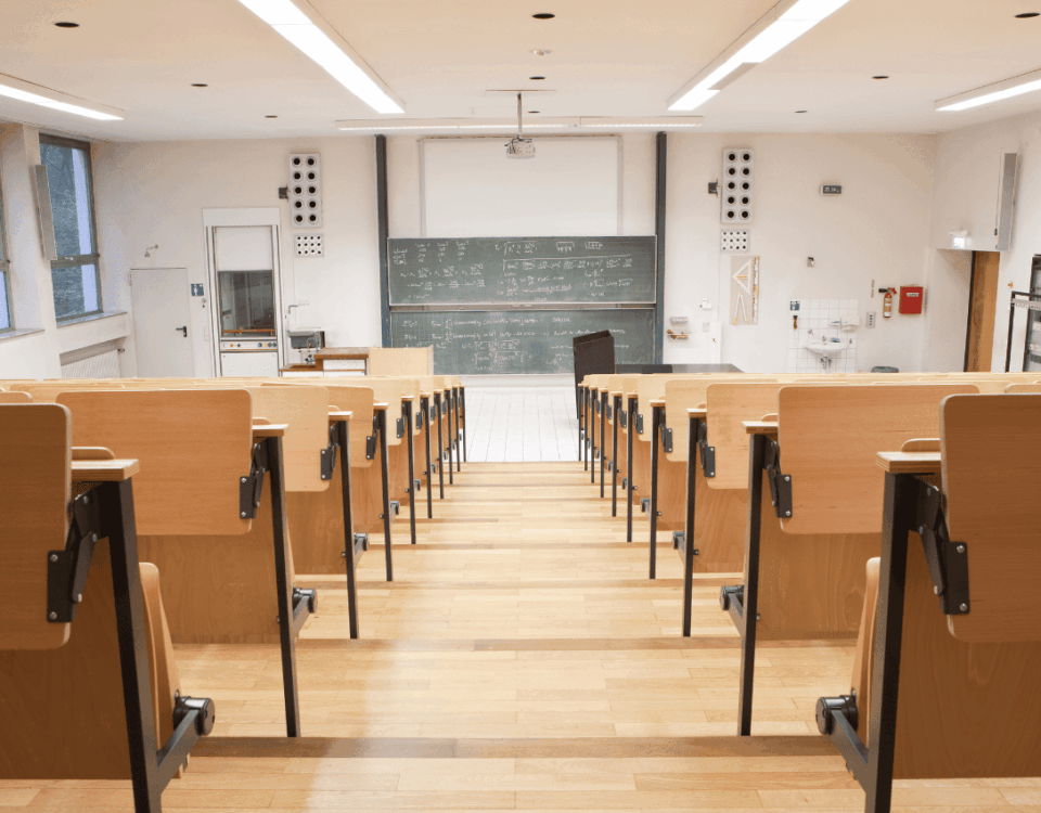 La importancia de la limpieza en colegios y universidades